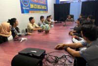 Kepala BNN Kota Binjai Ucok Ferry M.H menerima kunjungan Pimpinan LBHBKB Herdin Lase SH bersama rekan - rekan LBH BKB SUMUT beserta Staff Magang saat diabadikan