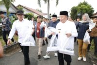 Wamendagri Bima Arya menghadiri Pelepasan Distribusi Logistik PSU di Gudang Logistik KPU Kota Banjarbaru