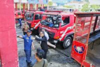 Wamendagri Bima Arya saat meninjau Markas Besar (Mabes) Damkarmat Kota Makassar