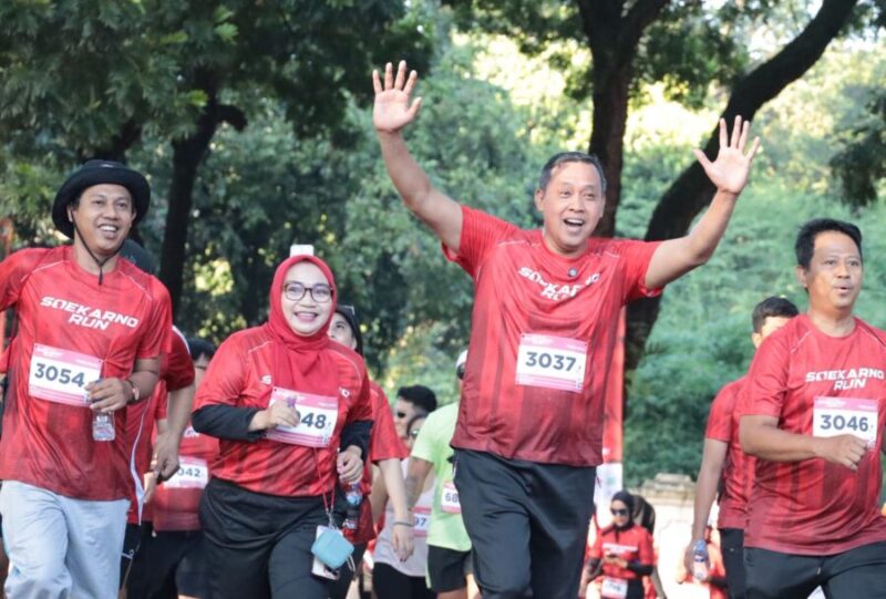 Kegiatan Soekarno Historical Fun Run 5K yang digelar meriah di Kota Bandung 
