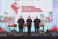 Wamendagri Bima Arya Sugiarto dalam acara Indonesia Youth Summit 2025 di Lapangan Karebosi, Kota Makassar.