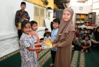 Yasarini Pengurus Cabang Lanud Husein Sastranegara menggelar kegiatan sosial bersama siswa-siswi sekolah Angkasa di Panti Asuhan Al Fitra