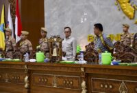 Wamendagri Bima Arya Sugiarto Kegiatan konferensi pers terkait Retret Kepala Daerah Gelombang II di Kampus Institut Pemerintahan Dalam Negeri (IPDN) Jatinangor.