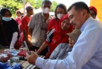 Wakil Wali Kota Bekasi Abdul Harris Bobihoesaat menghadiri Gebyar Skrining Kesehatan dalam rangka Peringatan Hari Lansia Nasional di Puskesmas Jatikramat, Jatiasih.