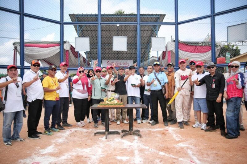 Sekretaris Daerah Provinsi (Sekdaprov) Lampung Marindo Kurniawan membuka Kejuaraan Nasional Softball Open Tournament Outsiders Cup Tahun 2025