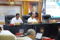 Menteri Dalam Negeri (Mendagri) Muhammad Tito Karnavian dan Menteri Pertanian (Mentan) Andi Amran Sulaiman dalam Rapat Koordinasi (Rakor) Percepatan Swasembada Pangan Menghadapi Musim Kemarau 2025