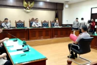 Kompol K menjalani sidang etik di ruang sidang di Gedung TNCC Mabes Polri, Jakarta, Rabu (3/9/2025). (Tangkapan layar YouTube Polri TV)