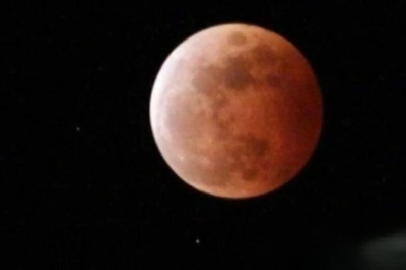 Penampakan gerhana bulan total atau bloodmoon (BMKG Sumsel)