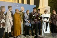 Anggota Gerakan Nurani Bangsa yang juga eks menteri agama RI, Lukman Hakim Saifuddin, menyampaikan hasil pertemuan Gerakan Nurani Bangsa (GNB) dengan Presiden Prabowo Subianto di Istana Kepresidenan RI, Jakarta, Kamis (11/9/2025). (Antara/Mentari Dwi Gayati)