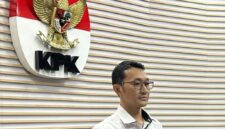 Juru Bicara KPK, Budi Prasetyo, memberikan keterangan. (Jennus)