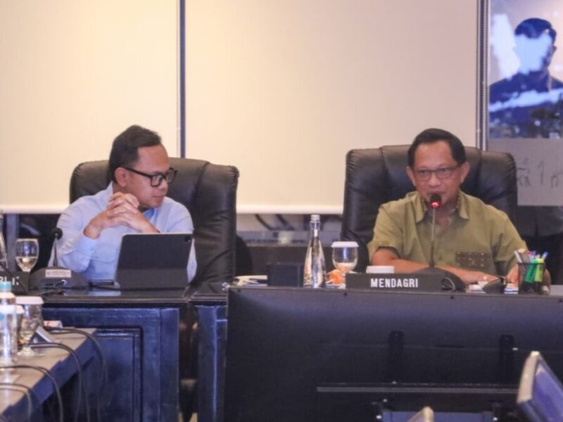 Mendagri Tito Karnavian dan Wakil Mendagri Bima Arya pada Rapat Konsinyering Rencana Kerja Anggaran (RKA) Tahun 2026 yang berlangsung di Kota Bogor, Jawa Barat, Minggu (28/9/2025).