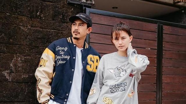 Pasangan artis Dahlia Poland dan Fandy Christian. (Instagram)