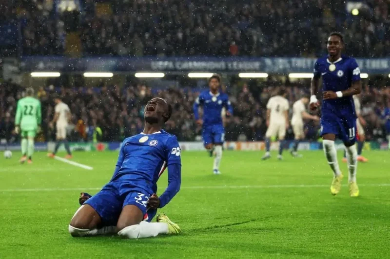 Gelandang Chelsea Tyrique George merayakan golnya ke gawang Ajax Amsterdam pada laga lanjutan Liga Champions UEFA 2025/2026 di Stadion Stamford Bridge, London, Rabu (22/10/2025) waktu setempat. (UEFA)