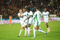 Selebrasi para pemain Sassuolo usai Armand Lauriente membuka keunggulan pada menit ke-54 melalui eksekusi tendangan bebas
 (sassuolo.com)