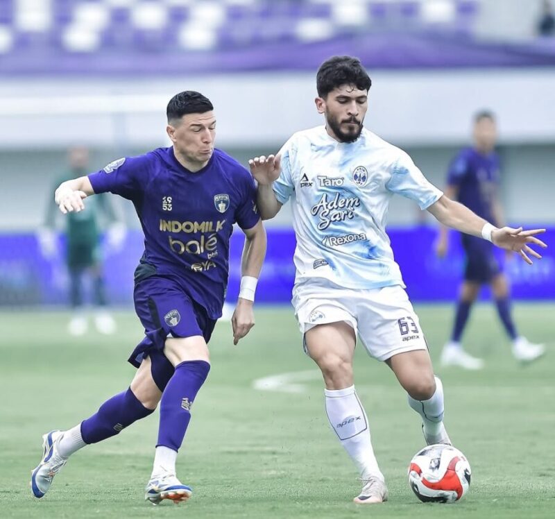 Persita Tangerang menggasak PSIM Yogyakarta dengan skor 4-0 di Stadion Indomilk Arena, Tangerang, Jumat (17/10/2025). (Jennus/Jamaluddin)
