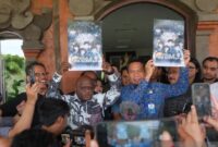 Polisi memeriksa ponsel dan laptop untuk mencari kemungkinan penyebab kematian TAS (22), mahasiswa Fakultas Ilmu Sosial dan Ilmu Politik Universitas Udayana (FISIP Unud) yang ditemukan tewas setelah jatuh dari ketinggian di kampus Unud. (Jennus)