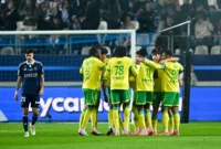Para pemain Nantes merayakan keberhasilan Matthis Abline mencetak gol ke gawang Paris FC pada pertandingan Liga Prancis di Stadion Jean-Bouin, Paris, Jumat (24/10/2025) waktu setempat. (Ligue1.com)