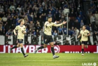 Bek Barcelona Ronald Ajauro merayakan gol yang dicetaknya di ujung masa tambahan waktu. (Laliga.com)