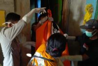 MW saat ditemukan gantung diri di rumahnya, Sabtu (4/10/2025). jennus/waw)