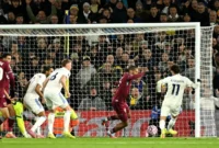 Penyerang sayap Leeds United Brenden Aaronson (11) mencetak gol ke gawang West Ham pada pertandingan Liga Inggris di Stadion Elland Road, Leeds, Jumat (24/10/2025) waktu setempat. (premierleague.com)