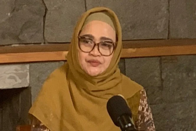 Sekretaris Daerah Daerah Istimewa Yogyakarta, Ni Made Dwipanti Indrayanti, bicara dalam Diskusi Publik Inovokasia 2025 di Sekolah Vokasi Universitas Gadjah Mada (UGM), Selasa (23/9/2025). (Dok Pemda DIY)