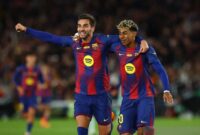 Pemain FC Barcelona Ferran Torres (kiri) dan Lamine Yamal (kanan) merayakan gol saat melawan Athletic Bilbao pada Liga Spanyol di Camp Nou, Barcelona, Spanyol, Sabtu (22/11/2025). (Reuters/Albert Gea)