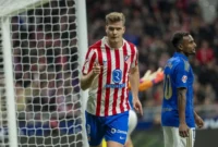 Selebrasi pemain Atletico Madrid Sorloth setelah mencetak gol ke gawang Real Oviedo dala laga pekan ke-14 Liga Spanyol 2025/2026 di Civitas Metropolitano, Minggu WIB. (X/LaLigaEN)