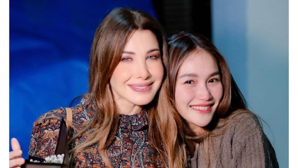Ayu Ting Ting dan Nancy Ajram (Instagram @ayutingting92)