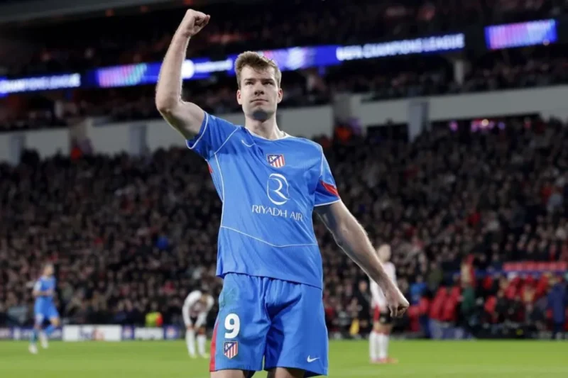 Selebrasi Alexander Sorloth setelah mencetak gol untuk Atletico Madrid dalam pertandingan Liga Champions 2025/26 lawan PSV Eindhoven di Philips Stadion pada Rabu (10/12/2025). (UEFA.com)