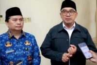 Wali Kota Bandung Muhammad Farhan saat memberikan keterangan di Kota Bandung, Jawa Barat, Kamis (11/12/2025). (Antara)