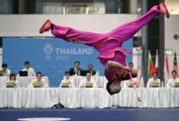 Atlet Wushu Edgar Xavier Marvelo beraksi pada final wushu taolu putra SEA Games 2025 di Ratthaprasasanphakdi Building Goverment Complex Chaeng Watthana Bang, Chakkrawat, Samphanthawong, Bangkok, Thailand, Minggu (14/12/2025). (Nova Wahyudi/Antara)