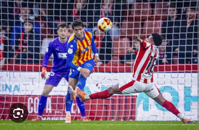 Valencia menundukkan Sporting Gijon, klub La Liga 2, dengan skor 2-0 di Stadion Municipal El Molinon, Gijon. (Valencia.com)