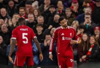 Selebrasi pemain Liverpool FC Hugo Ekitike (depan kanan) setelah mencetak gol kedua ke gawang Brighton & Hove Albion FC dalam laga Liga Primer Inggris di Stadion Anfield, Liverpool, Inggris, Sabtu (13/12/2025) malam. (Xinhua)