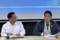 Menkeu Purbaya menyampaikan paparan dalam konferensi pers di kantor Kemenkeu Jakarta, Selasa (23/13/2025). (jennus)