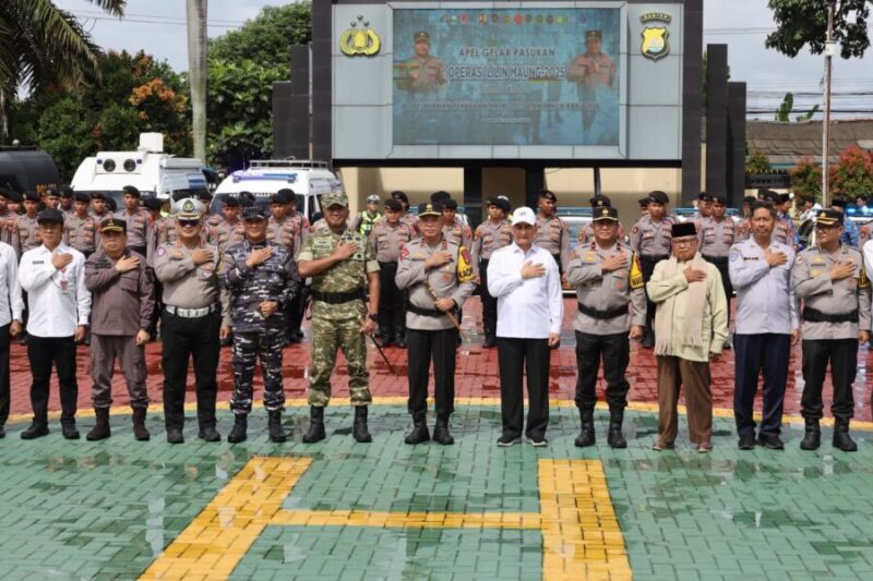 Apel Operasi lilin dipimpin langsung oleh Kapolda Banten Irjen Pol Hengki dan diikuti oleh personel Polri, TNI, serta instansi terkait lainnya di Lapangan Apel Polda Banten pada Jumat (19/12).