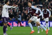 Morgan Rogers (kanan) merayakan gol ke gawang MU di Liga Inggris. Aston Villa menang 2-1 di laga tersebut. (Paul Childs/Action Images via Reuters)