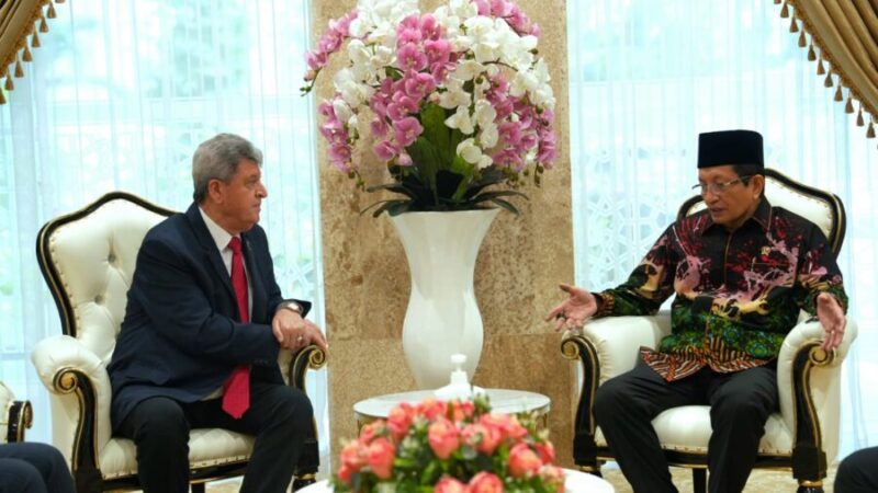 Menteri Agama Nasaruddin Umar menerima audiensi Duta Besar Palestina untuk Indonesia Zuhair Al-Shun di Masjid Istiqlal, Jakarta. (Dok Kemenag)