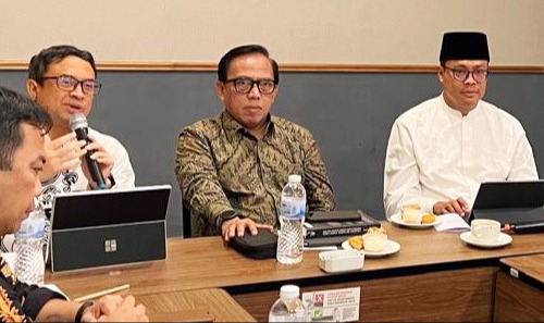 Inspektur V Itjen Kemenag Muhamad Iqbal memimpin Focus Group Discussion (FGD) di Jakarta, Jumat (9/1/2026). (Dok Kemenag)