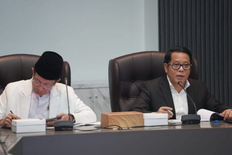 Menteri Agama Nasaruddin Zumar (kiri) dan Sekretaris Jenderal Kementerian Agama Kamaruddin Amin. (Kemenag)