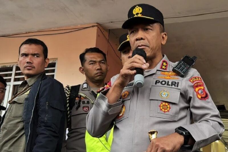 Kepala Kepolisian Daerah Jawa Barat Inspektur Jenderal Polisi Rudi Setiawan menyampaikan keterangan di Bandung Barat, Minggu (25/1/2026). (Jennus)