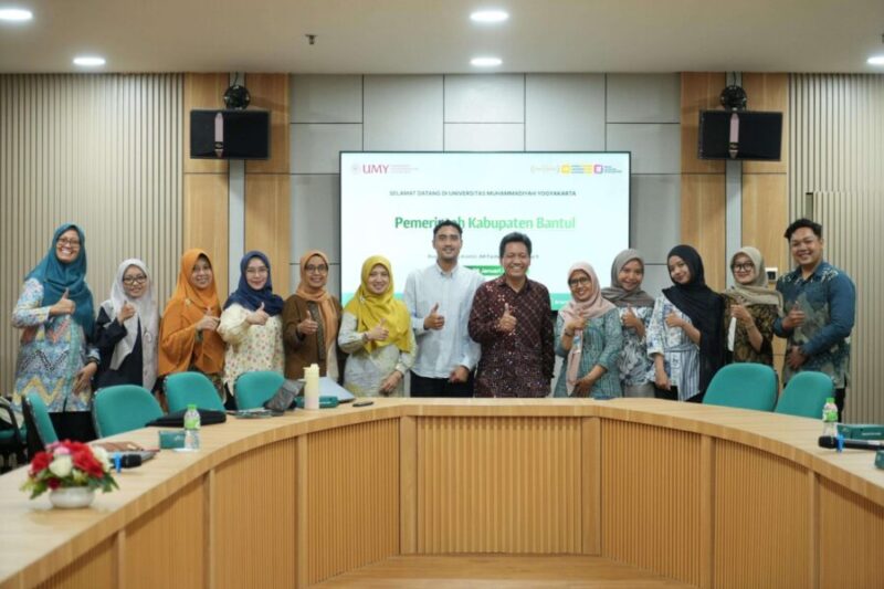 UMY memperoleh ruang praktik, penelitian, dan pengabdian kepada masyarakat, sementara Pemkab Bantul mendapat dukungan keilmuan serta pendampingan akademik.(Humas UMY)