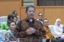 Direktur Jenderal Pendidikan Islam Amien Suyitno dalam pertemuan bersama guru madrasah dan anggota DPR RI di Kompleks Parlemen, Senayan, Jakarta, Rabu (11/2/2026). (YouTube Parlemen)