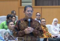 Direktur Jenderal Pendidikan Islam Amien Suyitno dalam pertemuan bersama guru madrasah dan anggota DPR RI di Kompleks Parlemen, Senayan, Jakarta, Rabu (11/2/2026). (YouTube Parlemen)