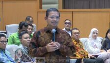 Direktur Jenderal Pendidikan Islam Amien Suyitno dalam pertemuan bersama guru madrasah dan anggota DPR RI di Kompleks Parlemen, Senayan, Jakarta, Rabu (11/2/2026). (YouTube Parlemen)