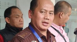 Kepala Pusat Penerangan Hukum Kejaksaan Agung Anang Supriatna memberi keterangan pers di Kantor Kejagung Jakarta. (Jennus)