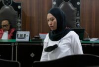Brigadir Rizka Sintiani. mengikuti pembacaan dakwaan jaksa penuntut umum di Pengadilan Negeri Mataram, Selasa (10/2/2026). (Jennus)