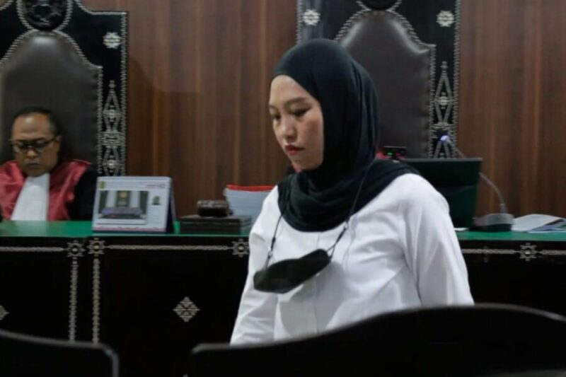 Brigadir Rizka Sintiani. mengikuti pembacaan dakwaan jaksa penuntut umum di Pengadilan Negeri Mataram, Selasa (10/2/2026). (Jennus)