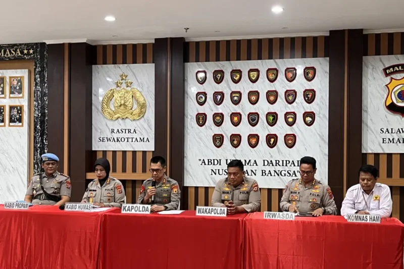 Sidang Komisi Etik Profesi Polri memberhentikan tidak dengan hormat (PTDH) Bripda Mesias Viktor Siahaya, anggota Brimob  tersangka kasus dugaan penganiayaan terhadap siswa berinisial AT (14) di Tual hingga meninggal dunia. (Jennus)