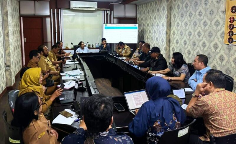 Rapat kerja bersama DPRD Kota Bekasi melalui Komisi IV dan Dinas Pendidikan Kota Bekasi, Senin (23/2/2026). (Humas DPRD)