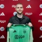 Kiper timnas Indonesia, Maarten Paes, bersiap menjalani debutnya bersama Ajax Amsterdam pada pekan ke-24 Eredivisie, Minggu (22/2/2026). (Ajax.nl)